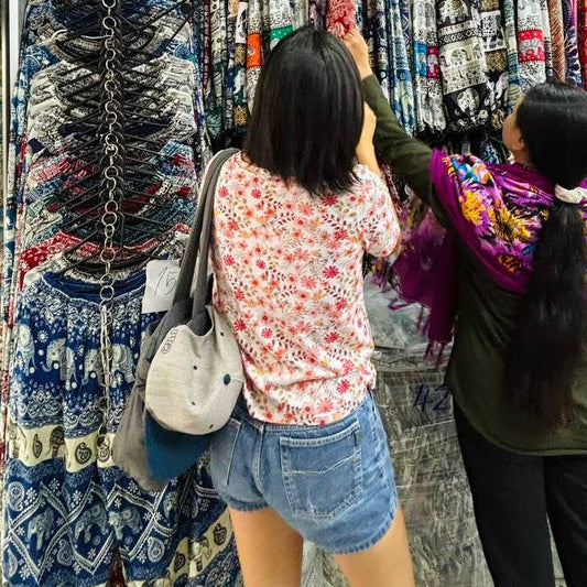 Adult T-shirt - Daphne