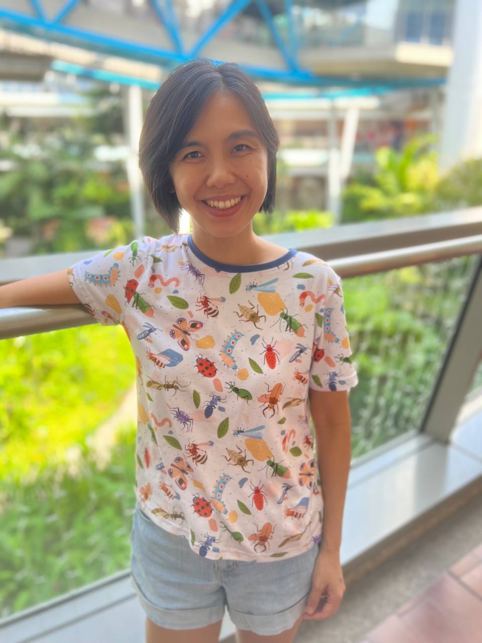 Adult T-shirt - Bugging Out
