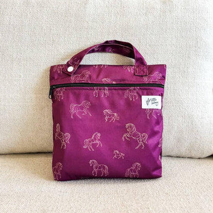 Washable bag with horse pattern
